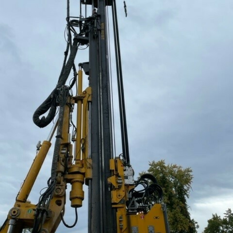 RG19 5